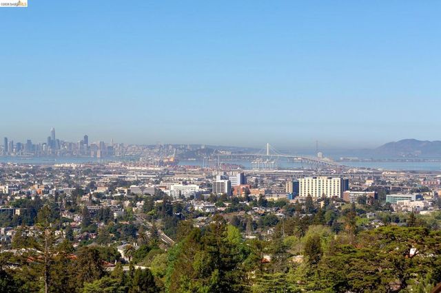 316 Pacific Ave, Piedmont, CA 94611