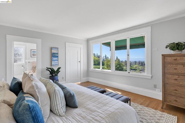 316 Pacific Ave, Piedmont, CA 94611