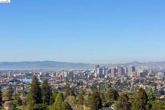 316 Pacific Ave, Piedmont, CA 94611