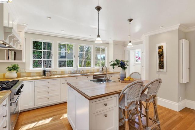 316 Pacific Ave, Piedmont, CA 94611