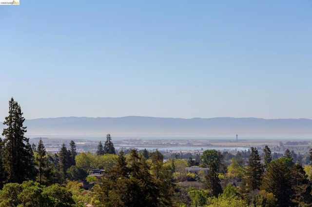 316 Pacific Ave, Piedmont, CA 94611