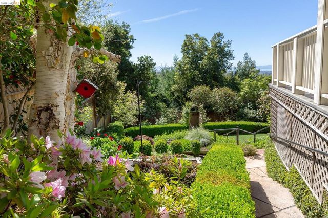 316 Pacific Ave, Piedmont, CA 94611