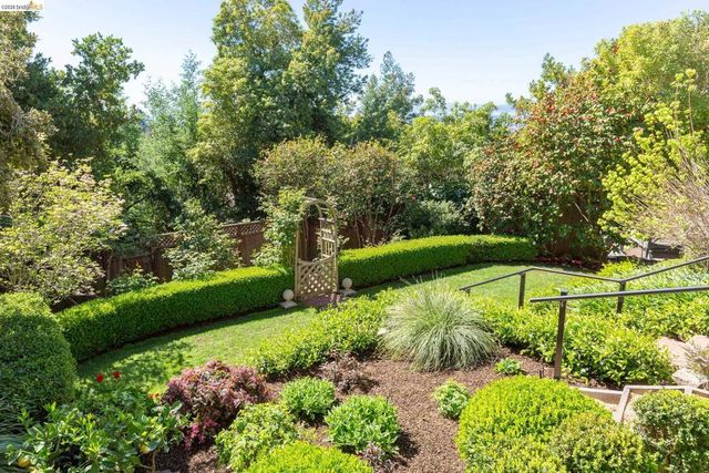 316 Pacific Ave, Piedmont, CA 94611