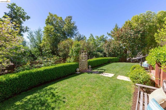 316 Pacific Ave, Piedmont, CA 94611