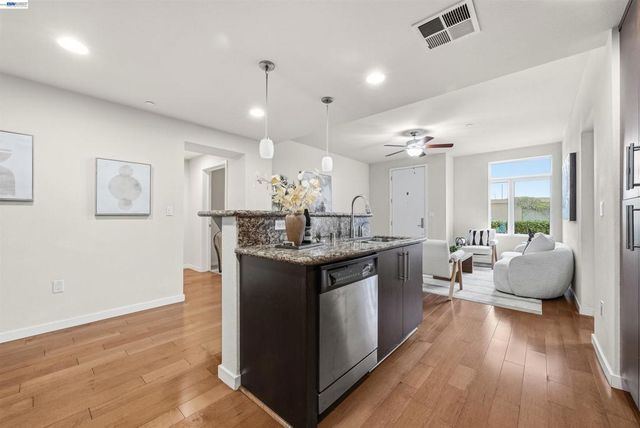 3289 Berryessa St 5, Palo Alto, CA 94303