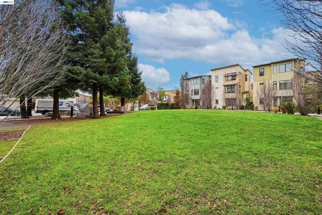 3289 Berryessa St 5, Palo Alto, CA 94303