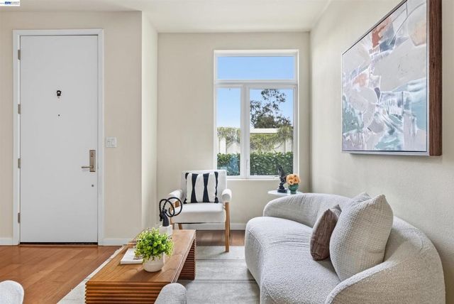 3289 Berryessa St 5, Palo Alto, CA 94303