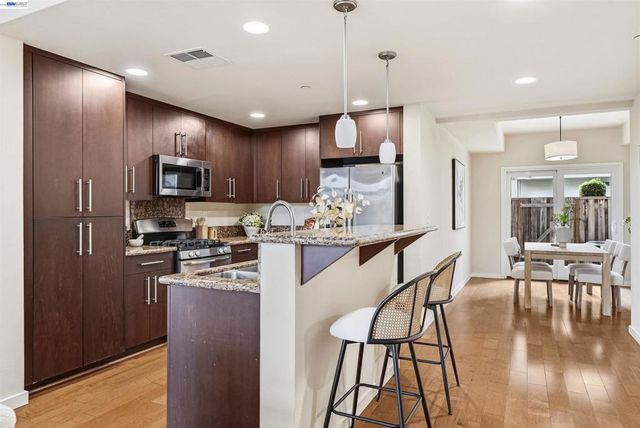 3289 Berryessa St 5, Palo Alto, CA 94303