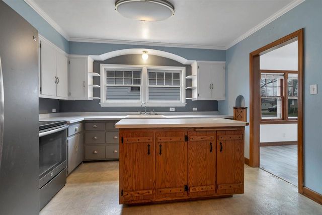 1046 KELLOGG STREET, Green Bay, WI 54303