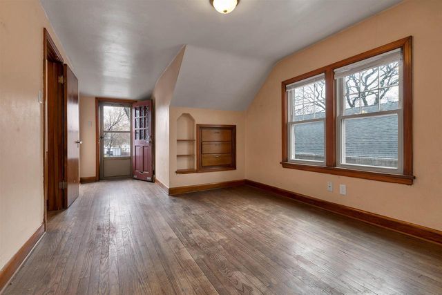 1046 KELLOGG STREET, Green Bay, WI 54303