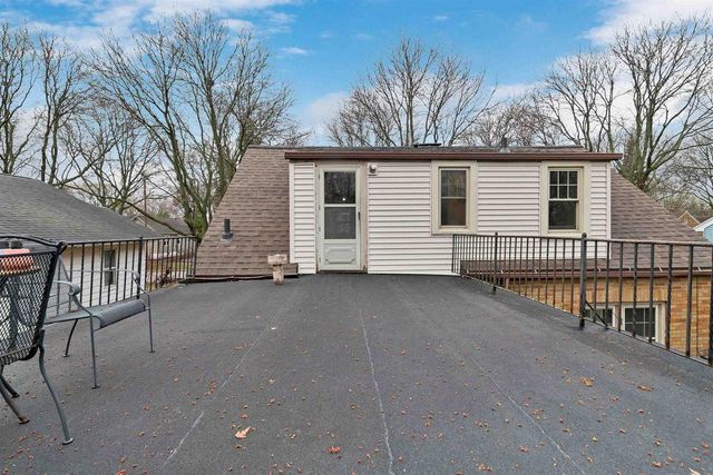 1046 KELLOGG STREET, Green Bay, WI 54303