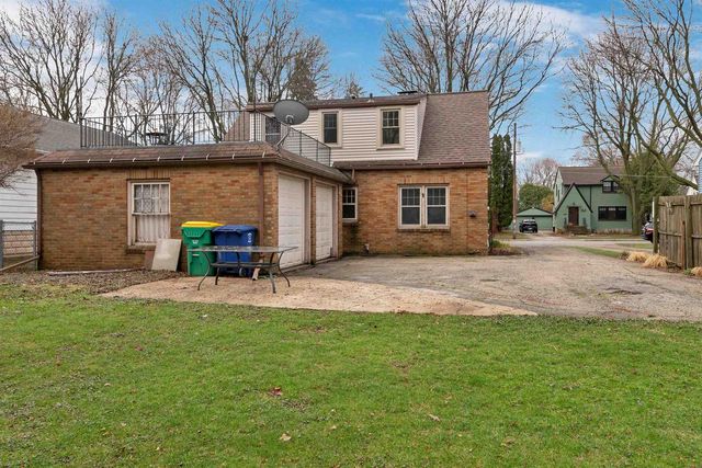 1046 KELLOGG STREET, Green Bay, WI 54303