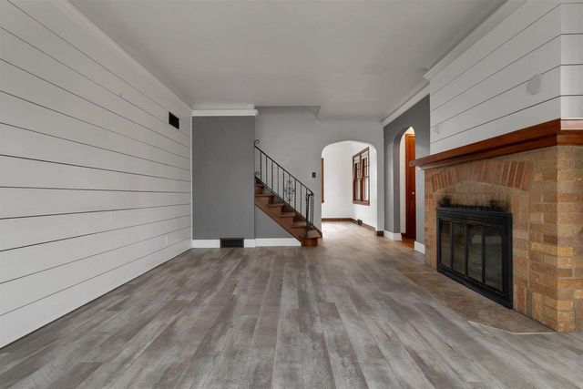 1046 KELLOGG STREET, Green Bay, WI 54303