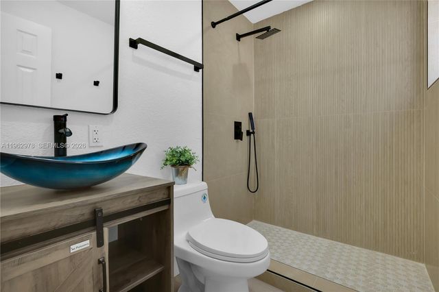 7501 Raleigh St, Hollywood, FL 33024