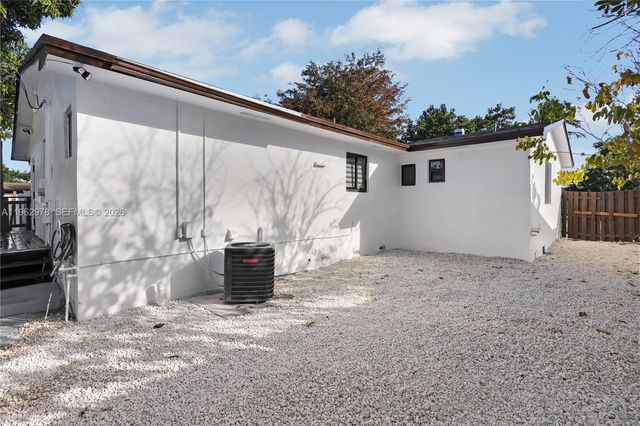 7501 Raleigh St, Hollywood, FL 33024