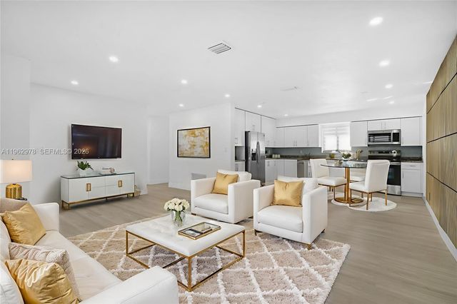 7501 Raleigh St, Hollywood, FL 33024