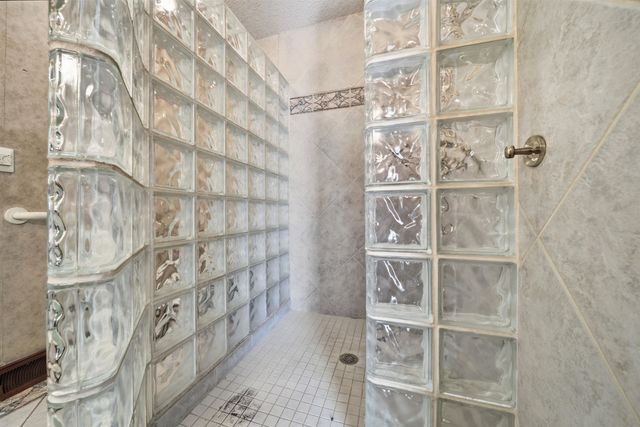 1213 E Brook Forest Ct, Derby, KS 67037