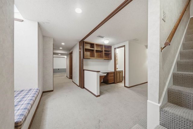 1213 E Brook Forest Ct, Derby, KS 67037