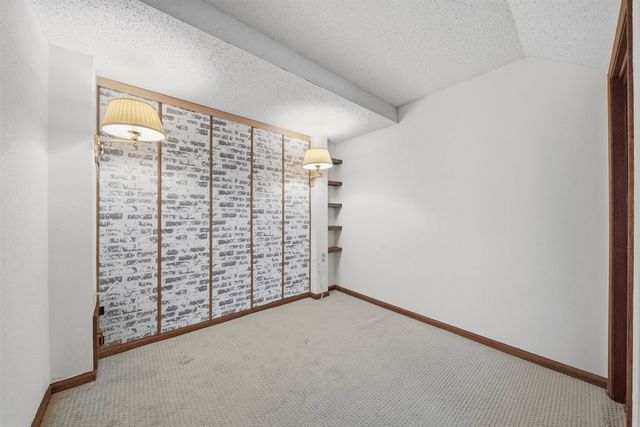 1213 E Brook Forest Ct, Derby, KS 67037