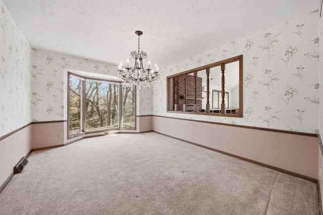 1213 E Brook Forest Ct, Derby, KS 67037