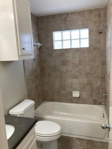 5941 South Loop E 705, Houston, TX 77033