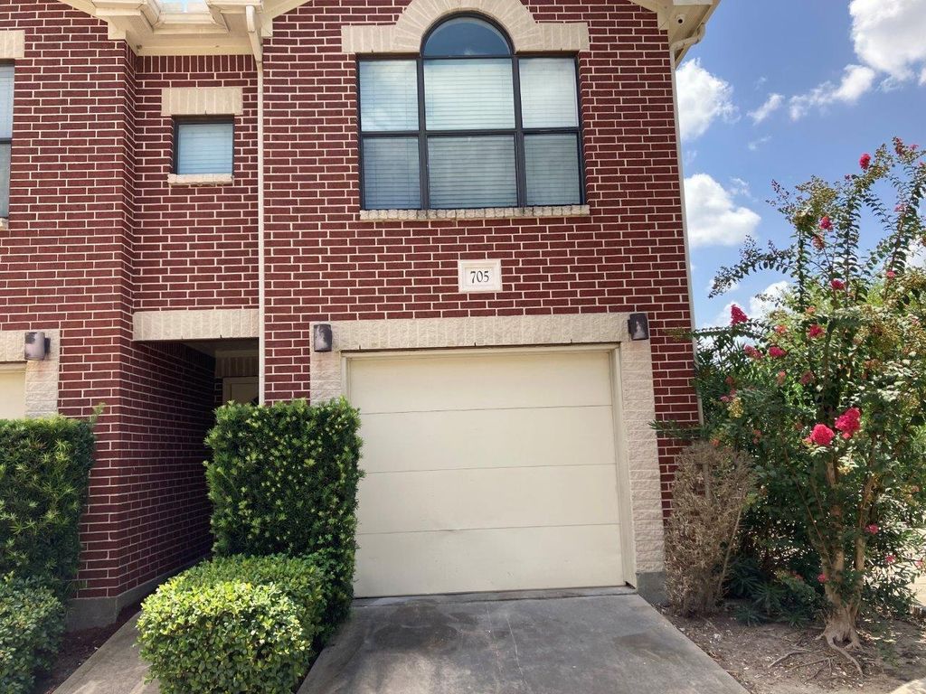 5941 South Loop E 705, Houston, TX 77033