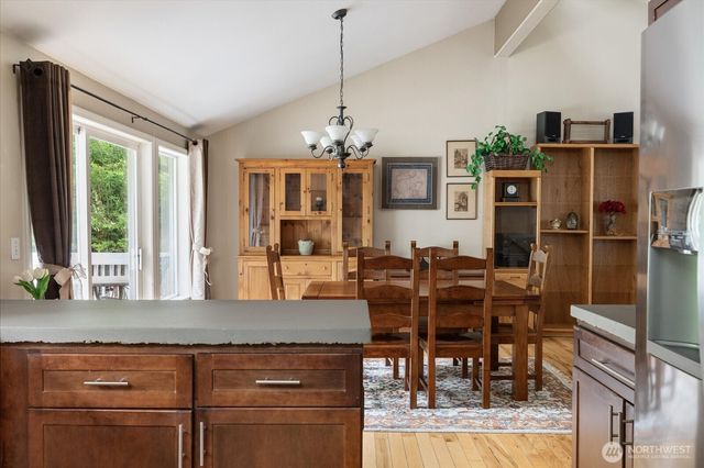 2415 E Cedar Hills Drive, Mount Vernon, WA 98274