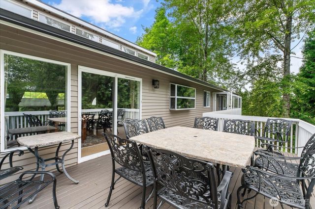 2415 E Cedar Hills Drive, Mount Vernon, WA 98274