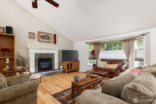 2415 E Cedar Hills Drive, Mount Vernon, WA 98274