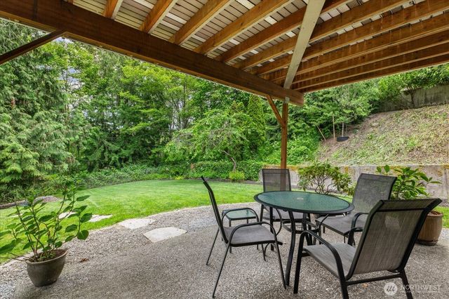 2415 E Cedar Hills Drive, Mount Vernon, WA 98274
