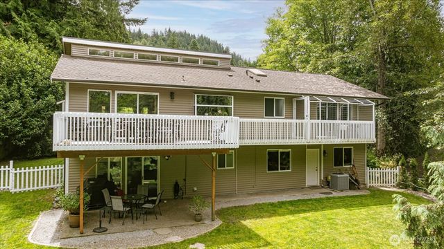 2415 E Cedar Hills Drive, Mount Vernon, WA 98274