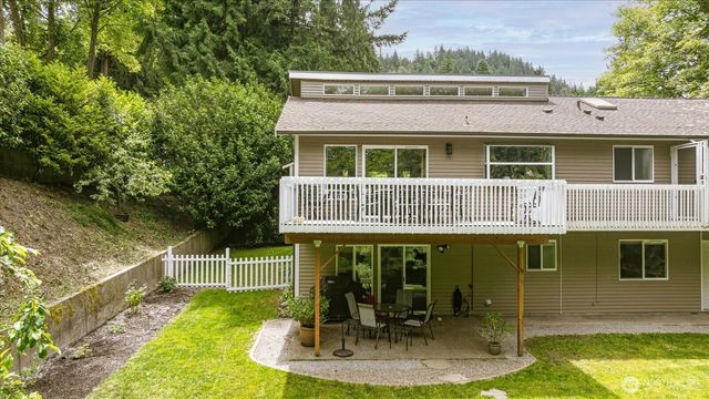 2415 E Cedar Hills Drive, Mount Vernon, WA 98274