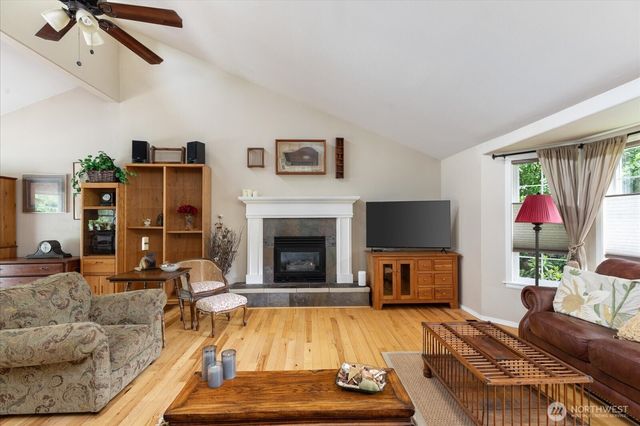 2415 E Cedar Hills Drive, Mount Vernon, WA 98274