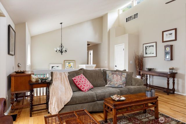 2415 E Cedar Hills Drive, Mount Vernon, WA 98274