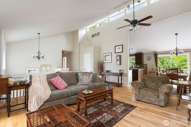 2415 E Cedar Hills Drive, Mount Vernon, WA 98274