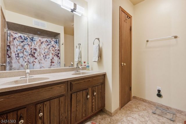 235 Cherokee Rd, Andover Twp., NJ 07848