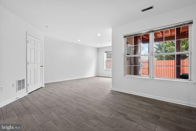 9745 QUIET BROOK LN, Clinton, MD 20735