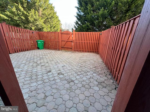 9745 QUIET BROOK LN, Clinton, MD 20735