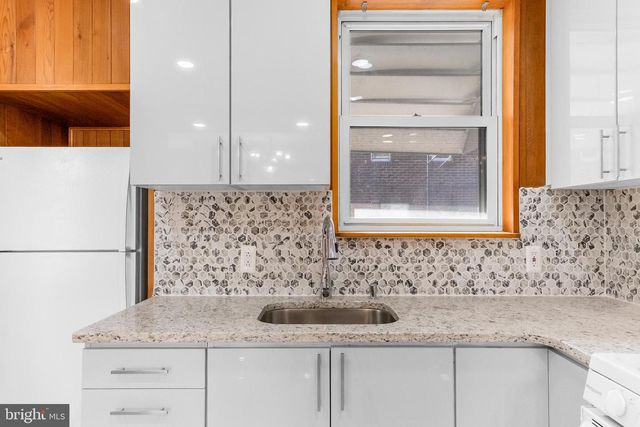 236 KENILWORTH AVE, Philadelphia, PA 19120