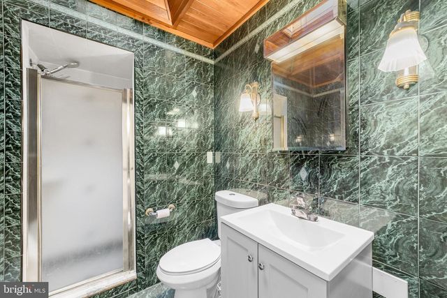 236 KENILWORTH AVE, Philadelphia, PA 19120