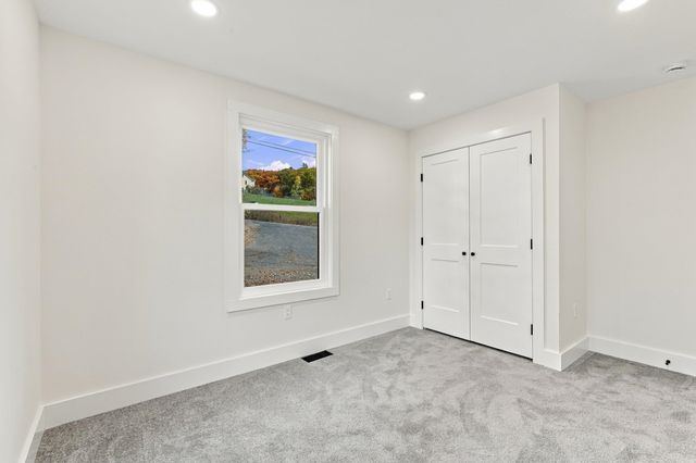 22 Mullen Drive, Pittsfield, NH 03263