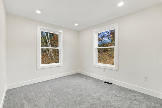 22 Mullen Drive, Pittsfield, NH 03263
