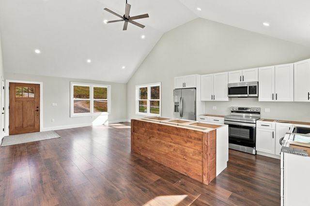 22 Mullen Drive, Pittsfield, NH 03263