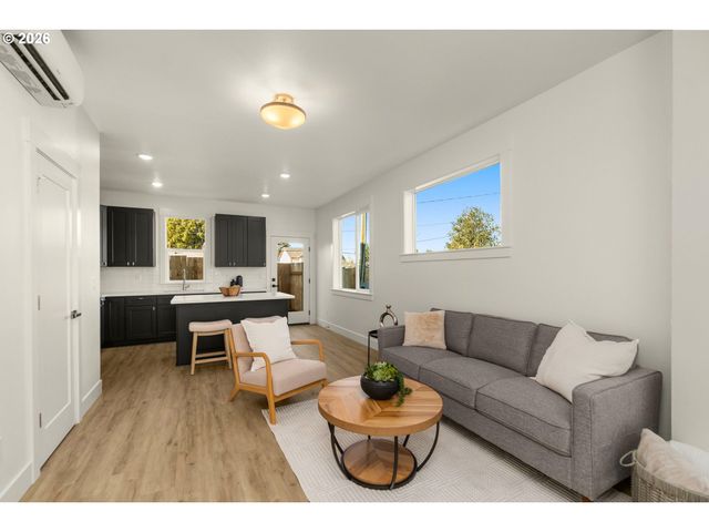 5224 Se Knapp St, Portland, OR 97206