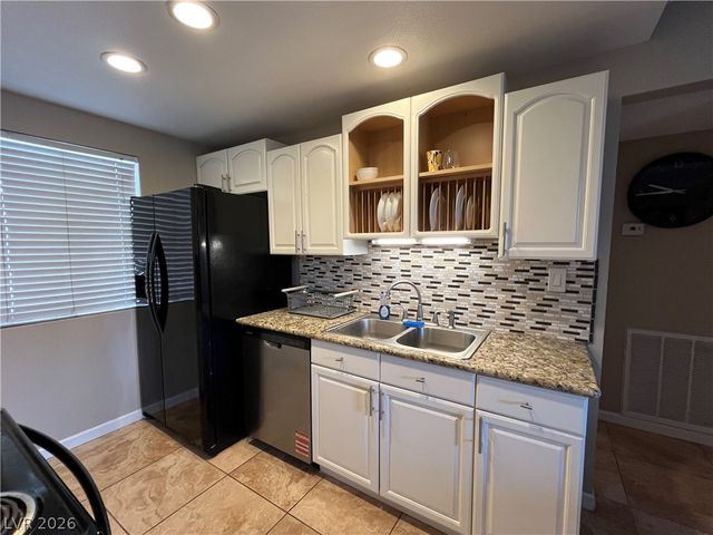 4241 Gannet Circle 205, Las Vegas, NV 89103