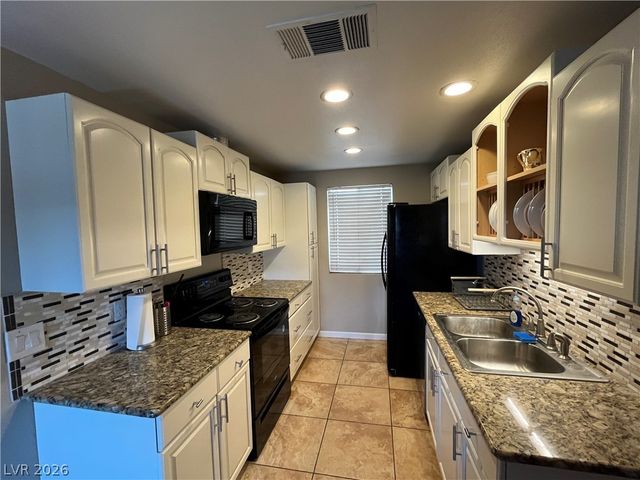 4241 Gannet Circle 205, Las Vegas, NV 89103
