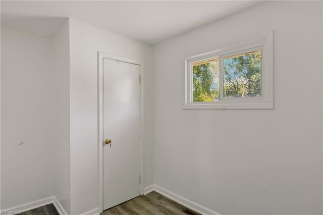 1602 Crystal Lane, Greensboro, NC 27403