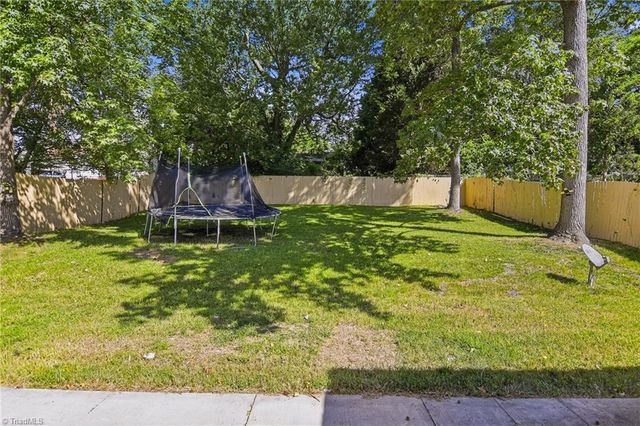 1602 Crystal Lane, Greensboro, NC 27403