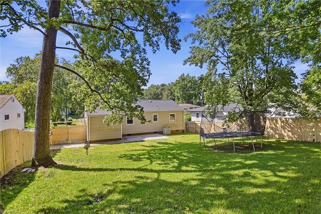 1602 Crystal Lane, Greensboro, NC 27403
