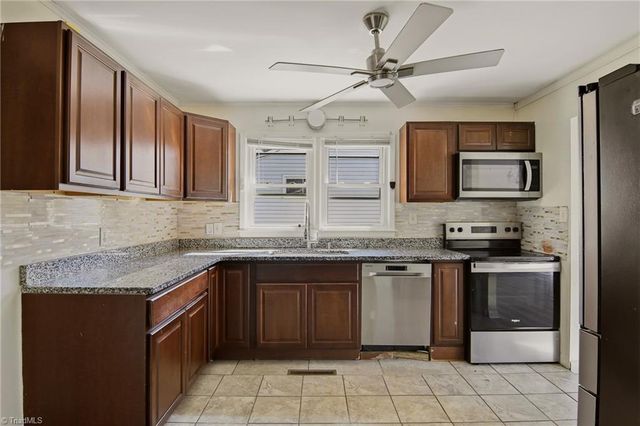 1602 Crystal Lane, Greensboro, NC 27403